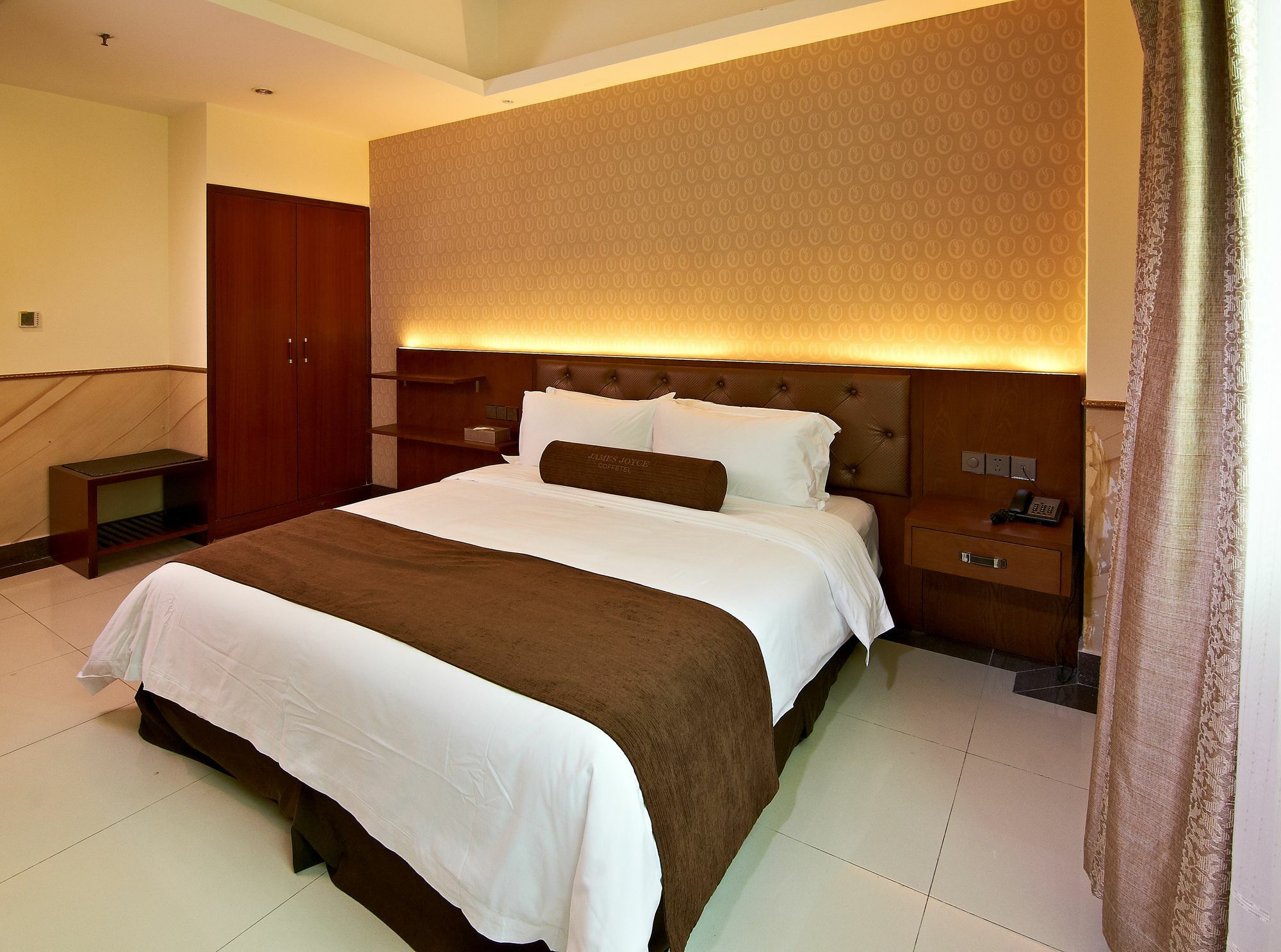 James Joyce Coffetel Hotel Guangzhou Shi Jing City Square Branch 外观 照片
